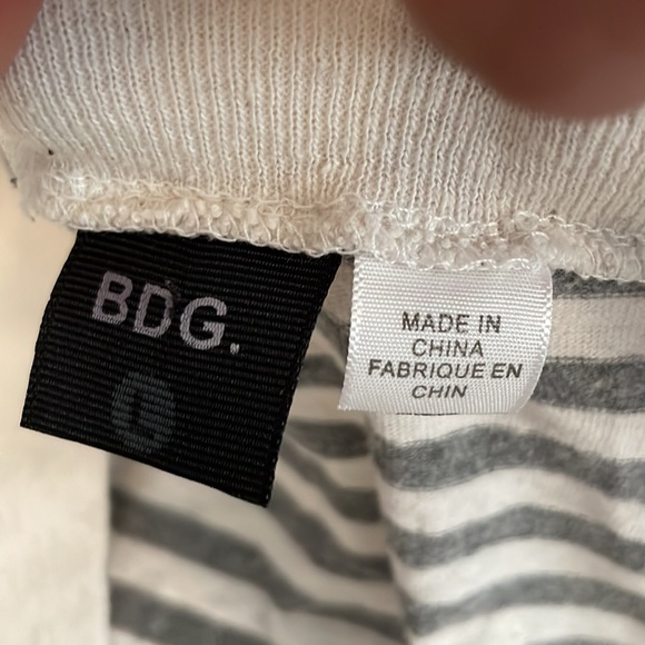 Urban Outfitters | BDG V-neck striped cardigan size L - Picture 4 of 5